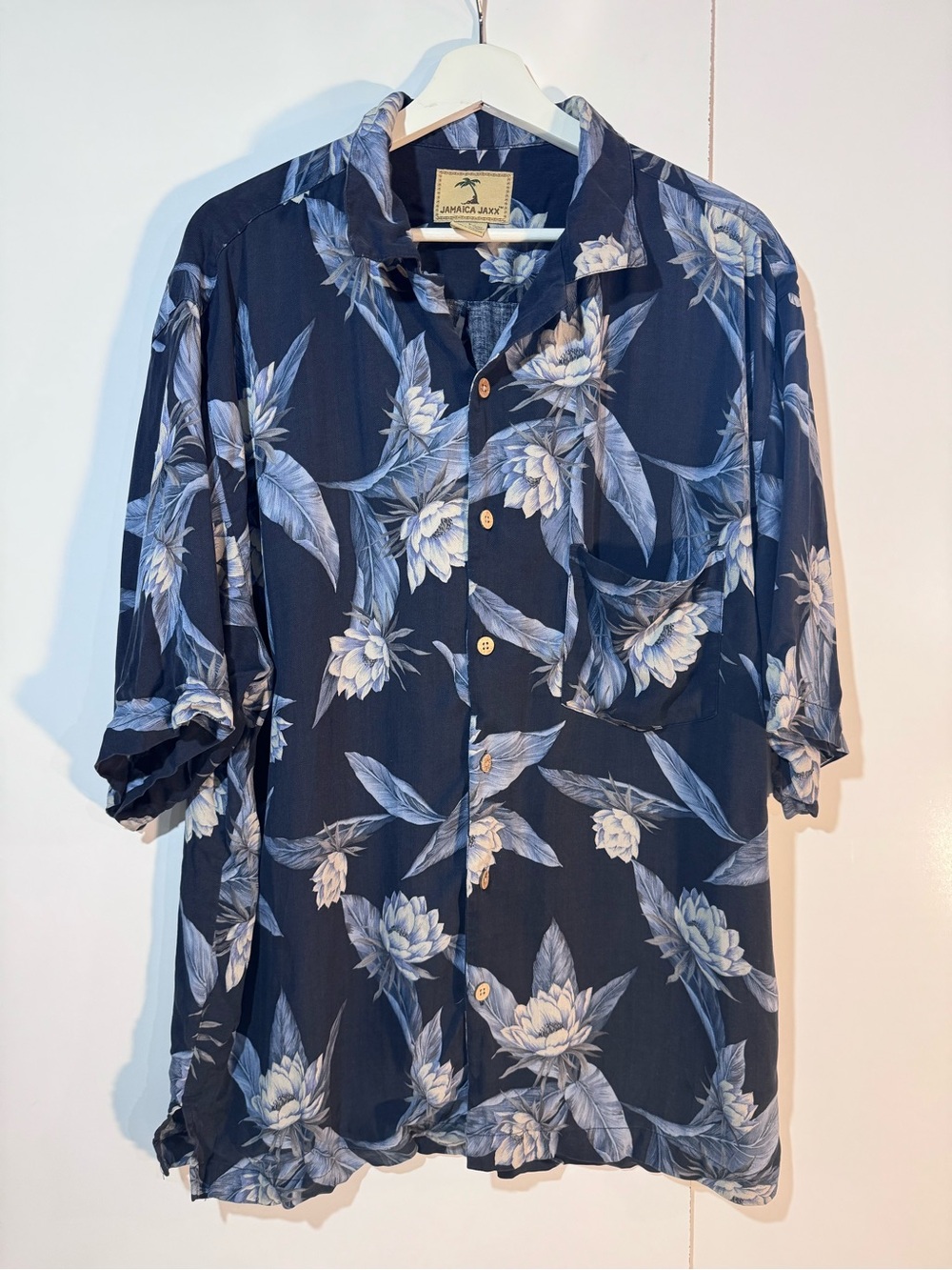 Jamaica Jaxx Hawaiian 100% silk short sleeve shirt